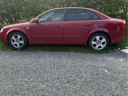 Röd Begagnad 2002 Audi A4 Sedan | 14 500 kr (Marknadspris)