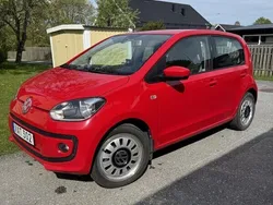 Röd Begagnad 2015 VW up! high up! Halvkombi | 90 000 kr (Lite dyr)