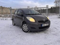 Grå Begagnad 2008 Toyota Yaris Sedan | 23 900 kr (Marknadspris)