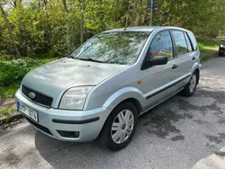 Blå Begagnad 2004 Ford Fusion Halvkombi | 14 000 kr