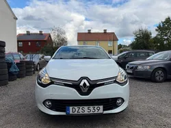 Vit Begagnad 2015 Renault Clio IV Halvkombi | 74 500 kr (Marknadspris)