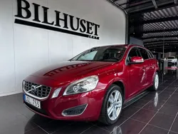 Röd Begagnad 2010 Volvo V60 Momentum Kombi | 99 900 kr (Marknadspris)