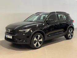 Svart Begagnad 2022 Volvo XC40 Core SUV | 338 500 kr