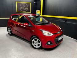 Röd Begagnad 2015 Hyundai i10 Halvkombi | 49 900 kr (Marknadspris)