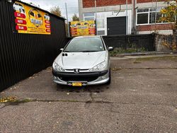 Grå Begagnad 2006 Peugeot 206 Halvkombi | 19 900 kr (Marknadspris)