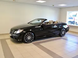 Svart Begagnad 2012 Mercedes E350 AMG Cab | 289 900 kr