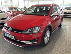 Röd Begagnad 2015 VW Golf Alltrack Kombi | 155 900 kr (Marknadspris)