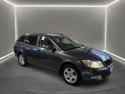 Mörkgrå Begagnad 2010 Skoda Octavia Elegance Kombi | 49 900 kr (Marknadspris)