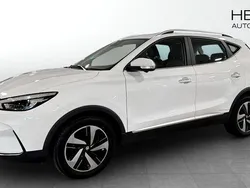 Vit (white) Begagnad 2022 MG ZS Luxury Sedan | 249 900 kr (Bra pris)
