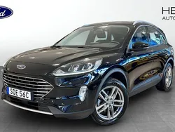 Svart (black) Begagnad 2022 Ford Kuga Titanium SUV | 259 900 kr (Marknadspris)