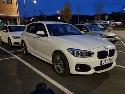Vit Begagnad 2019 BMW 120 M Sport Halvkombi | 214 900 kr (Superpris)