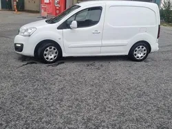 Vit Begagnad 2015 Peugeot Partner Minibuss | 51 000 kr (Bra pris)