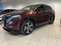 Mörkröd Begagnad 2023 Nissan Ariya SUV | 424 900 kr (Marknadspris)