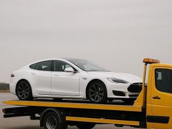Begagnad 2013 Tesla Model S Halvkombi | 99 000 kr