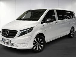Vit (white) Begagnad 2022 Mercedes e-Vito Minibuss | 562 500 kr