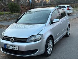 Silver Begagnad 2011 VW Golf Plus Cross Minibuss | 84 900 kr (Marknadspris)
