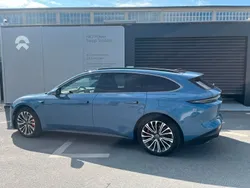 Mörkblå (blå) Begagnad 2023 Nio ET5 Sedan | 469 900 kr
