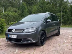 Grå Begagnad 2014 VW Sharan GT Minibuss | 165 000 kr (Marknadspris)