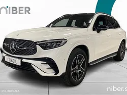 Vit Begagnad 2023 Mercedes GLC300e AMG SUV | 729 900 kr (Marknadspris)