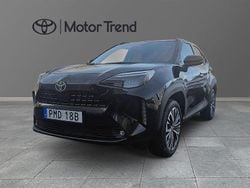 Svart Ny 2025 Toyota Yaris Hybrid SUV | 359 900 kr (Dyr)