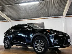 Svart Begagnad 2018 Lexus NX300h Executive Line SUV | 219 900 kr (Bra pris)