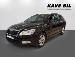 Svart Begagnad 2012 Skoda Octavia Elegance Kombi | 99 900 kr (Marknadspris)