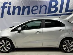 Grå Begagnad 2016 Kia Rio Halvkombi | 84 500 kr (Marknadspris)