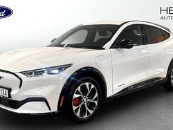 Vit (white) Begagnad 2022 Ford Mustang Mach-E Standard Range SUV | 384 900 kr (Lite dyr)