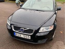 Svart Begagnad 2011 Volvo V50 Summum Kombi | 50 000 kr (Marknadspris)