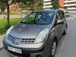Brun Begagnad 2007 Nissan Note Minibuss | 21 500 kr (Marknadspris)