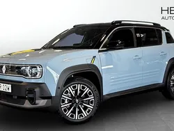 Blå (blue) Ny 2025 Renault 4 E-Tech Iconic SUV | 476 800 kr