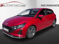 Röd Begagnad 2023 Hyundai i20 Halvkombi | 194 900 kr (Marknadspris)