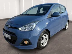 Ljusblå (blå) Begagnad 2015 Hyundai i10 Halvkombi | 59 900 kr (Marknadspris)