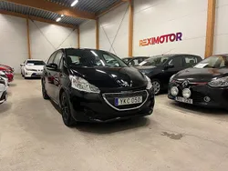 Svart Begagnad 2014 Peugeot 208 Halvkombi | 94 900 kr (Marknadspris)