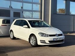 Vit Begagnad 2015 VW Golf VII Halvkombi | 79 900 kr (Marknadspris)