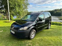 Svart Begagnad 2014 VW Caddy Minibuss | 60 000 kr (Marknadspris)