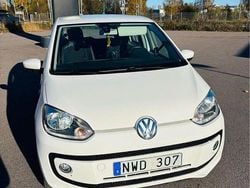 Vit Begagnad 2013 VW up! high up! Halvkombi | 45 900 kr (Bra pris)