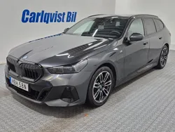 Grå (sophistogrå metallic) Begagnad 2025 BMW 530e M Sport Kombi | 689 000 kr (Bra pris)