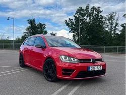 Röd Begagnad 2017 VW Golf VII R Kombi | 264 000 kr (Lite dyr)