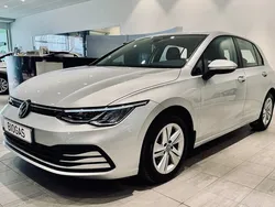 Silver Begagnad 2022 VW Golf VIII Halvkombi | 219 000 kr (Marknadspris)