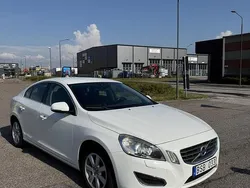 Vit Begagnad 2011 Volvo S60 Sedan | 99 500 kr (Marknadspris)