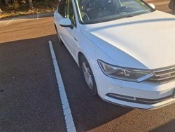 Vit Begagnad 2016 VW Passat Sedan | 122 000 kr (Bra pris)