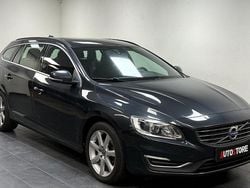 Grå Begagnad 2017 Volvo V60 Momentum Kombi | 109 900 kr (Marknadspris)