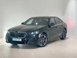 Svart Begagnad 2024 BMW 520 M Sport Sedan | 649 900 kr