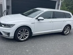 Vit Begagnad 2018 VW Passat GTE Kombi | 162 500 kr (Marknadspris)