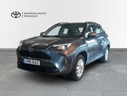 Mörkgrå Begagnad 2024 Toyota Yaris Cross Active SUV | 279 900 kr (Marknadspris)