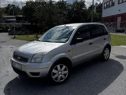 Silver Begagnad 2005 Ford Fusion Halvkombi | 21 900 kr (Marknadspris)