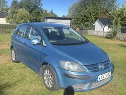 Blå Begagnad 2006 VW Golf Plus Cross Comfortline Minibuss | 19 000 kr (Superpris)