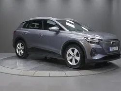 Grå Begagnad 2023 Audi Q4 e-tron Comfort SUV | 399 000 kr (Superpris)