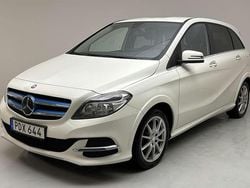 Vit Begagnad 2017 Mercedes B250e Minibuss | 130 000 kr